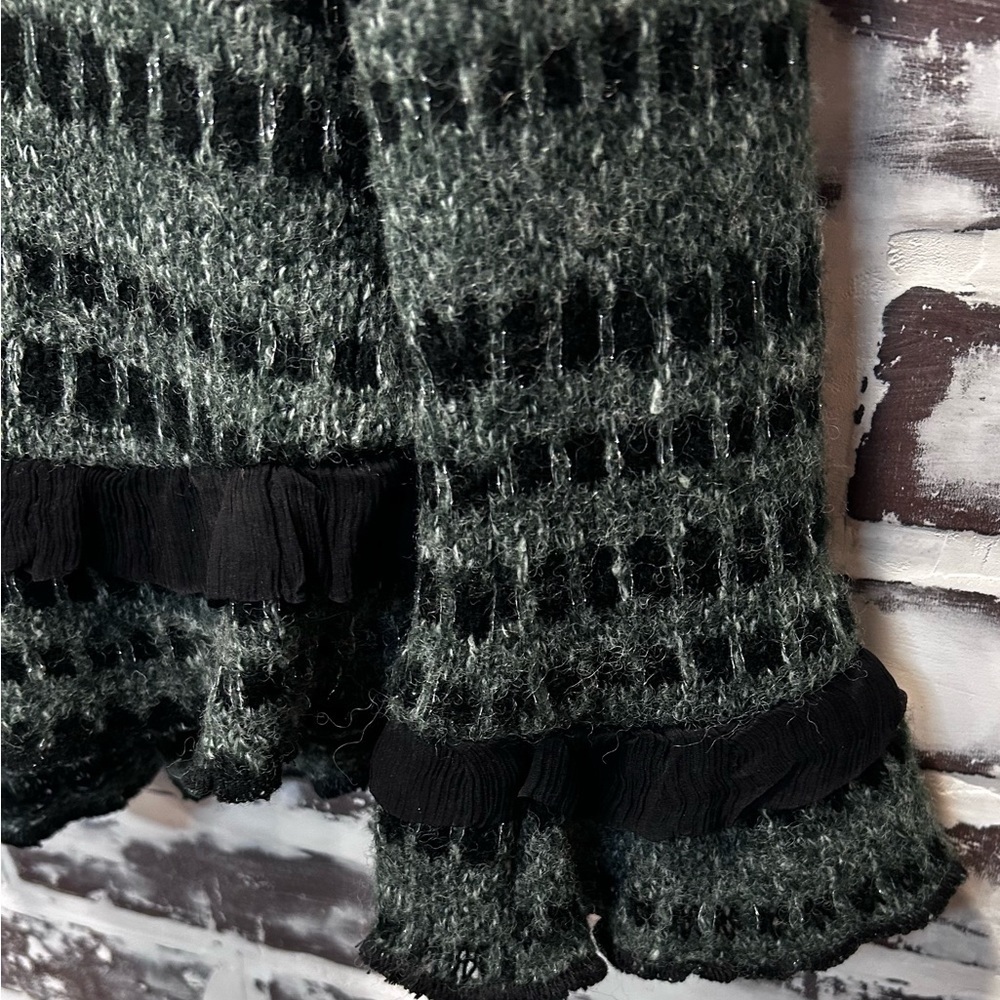 Dolce Cabo Green Black Textured Ruffled Quiet Luxury Boho Cardigan Sweater Sz M - Picture 6 of 7